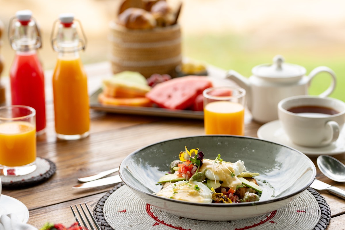 Entim Wilder breakfast table